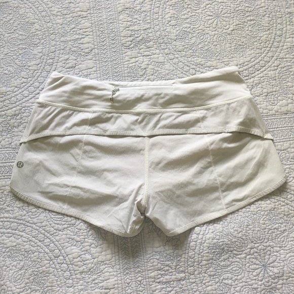 GUC Lululemon Size 6 Speed Short *2-way Stretch 2.5" White - Picture 9 of 12